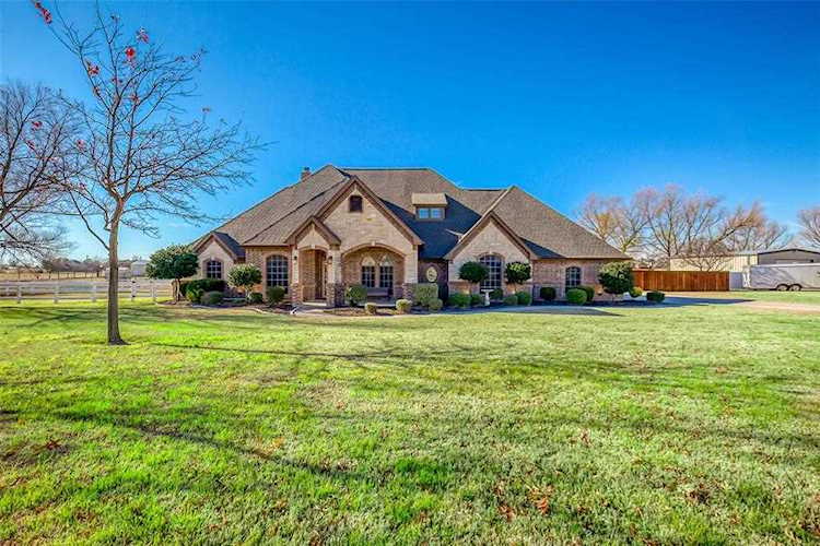 14001 Meadow Grove Drive Haslet, TX 76052