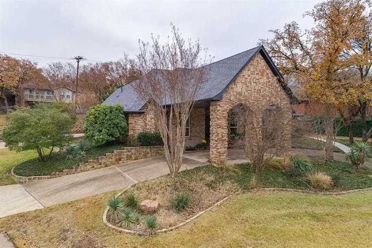 226 Phoenix Drive Trophy Club, TX 76262