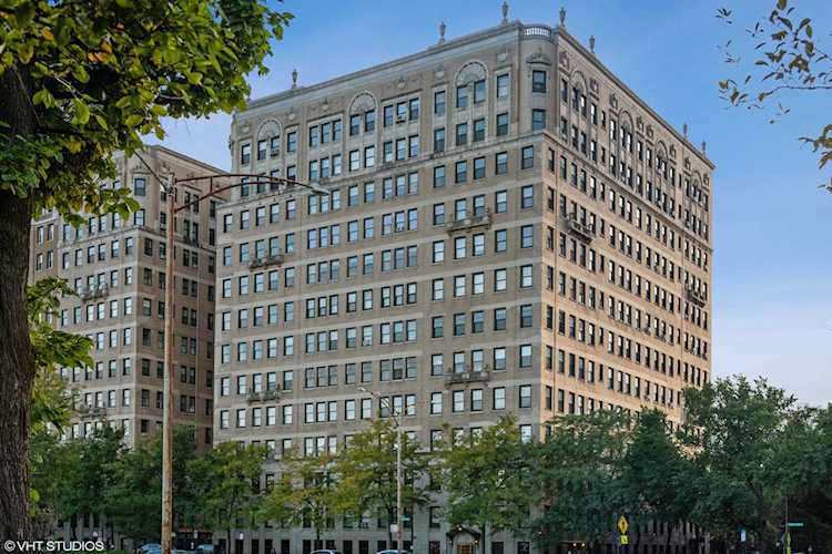 3530 N Lake Shore Dr #4B Chicago, IL 60657
