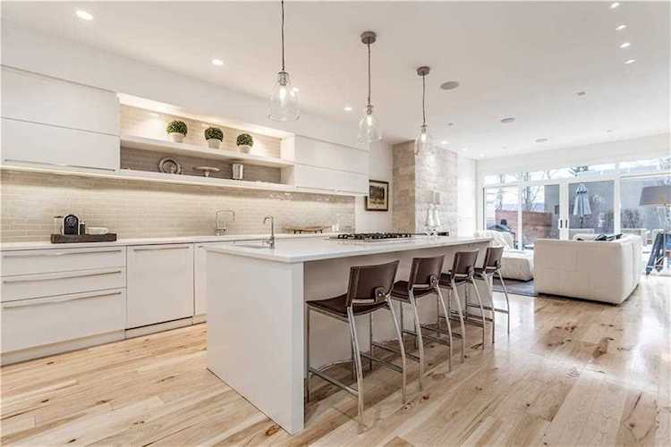 2140 29 Avenue SW Calgary, AB T2T 1N5