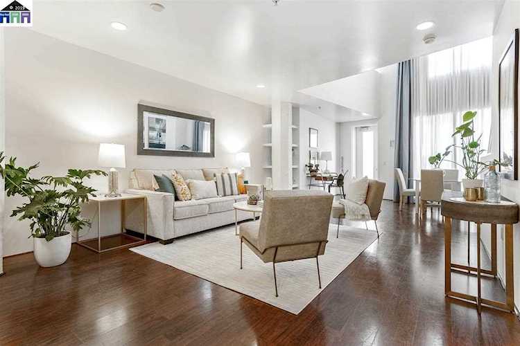 1201 Pine St Oakland, CA 94607