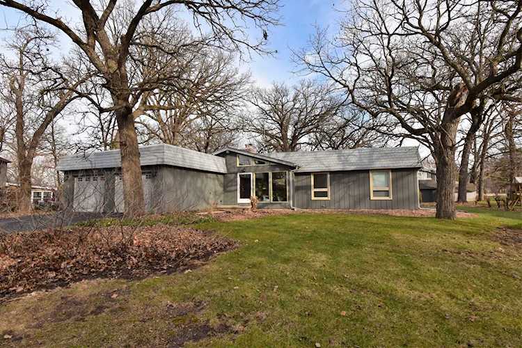 9N775 Beckman Trl Elgin, IL 60124