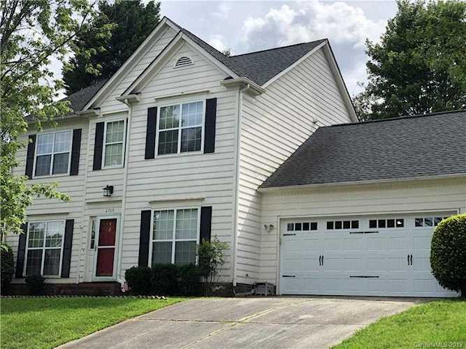 6709 Neuhoff Ln Charlotte, NC 28269 | MLS 3521572 Photo 1