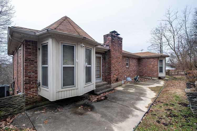 2817 Windsor Forest Dr Louisville, KY 40272 MLS 1549654