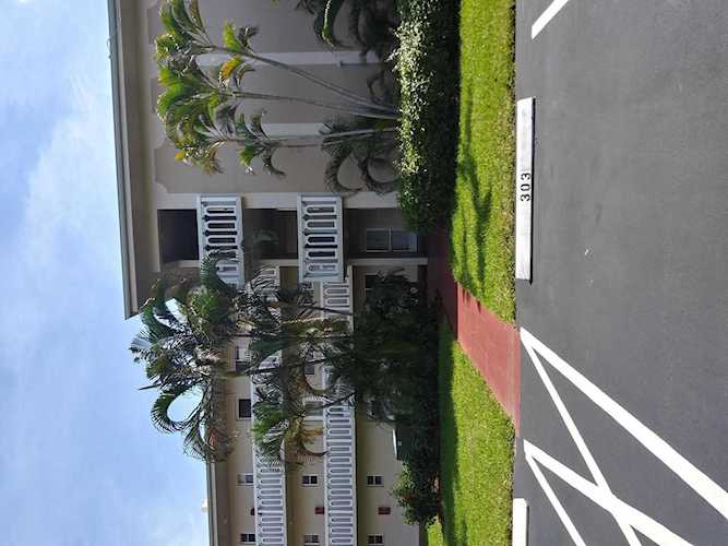 2581 Garden Drive #206 Lake Worth, FL 33461