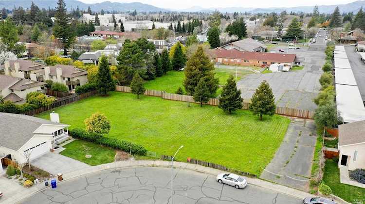 132 Tyson Court Napa, CA 94558