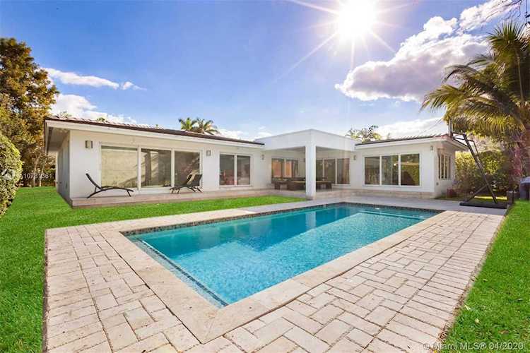 131 Shore Dr W Coconut Grove, FL 33133