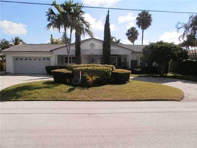 4100 NE 23 Te Lighthouse Point, FL 33064