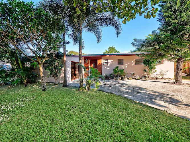 2303 S Wallen Drive Palm Beach Gardens, FL 33410