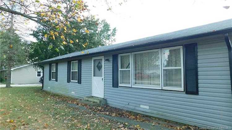 2825 Kings Dr NE Palmyra, IN 47164