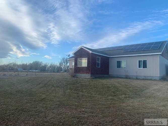 1287 N 1130 E Shelley, ID 83274