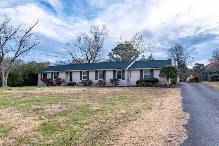 1702 Cherokee Dr Lebanon, TN 37087 | MLS 2102026 Photo 1