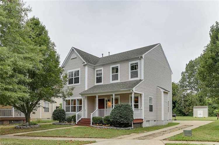 8 Regal Way Hampton, VA 23669