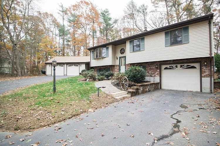 Raynham Center Raynham, 853 Pleasant St, MA, home for sale Photo 1