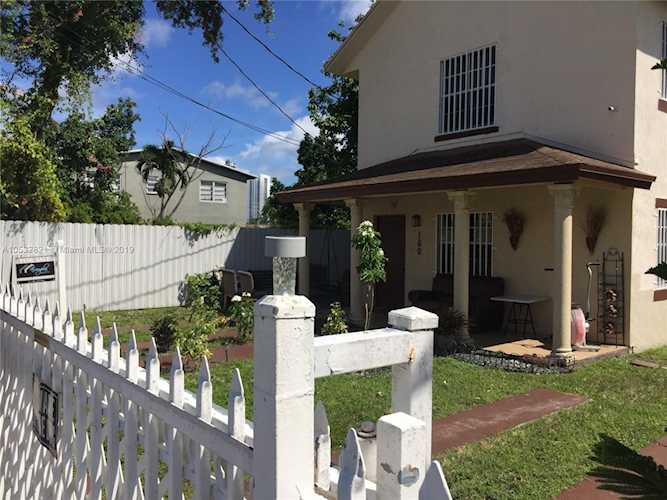 160 NW 27th St Miami, FL 33127