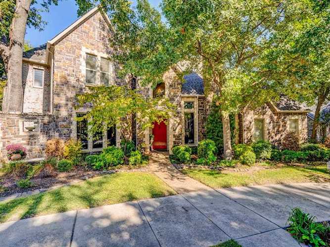 2304 Trenton Mckinney, TX 75070