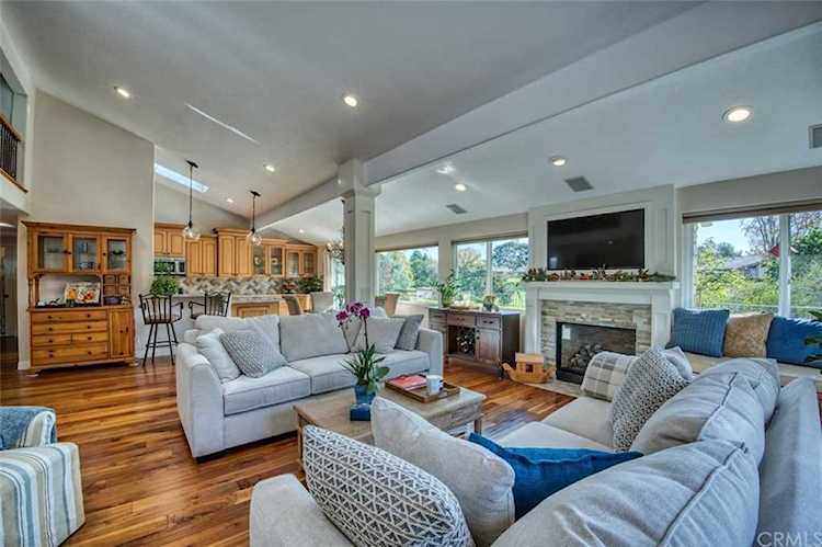 2142 Vista Dorado Newport Beach, CA 92660