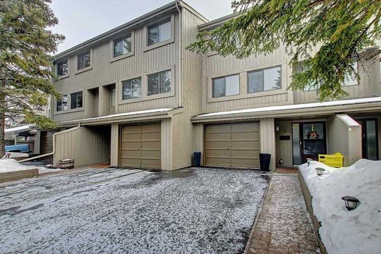 10457 19 Street SW #5 Calgary, AB T2W 3E6