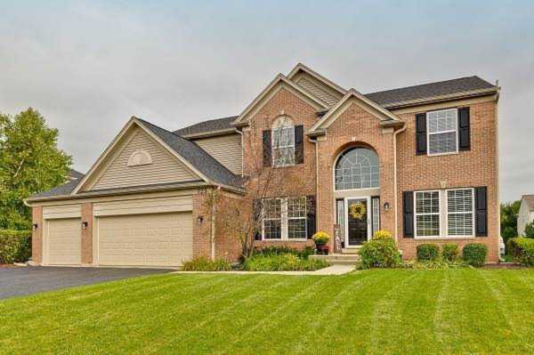 725 Porter Circle Lindenhurst, IL 60046