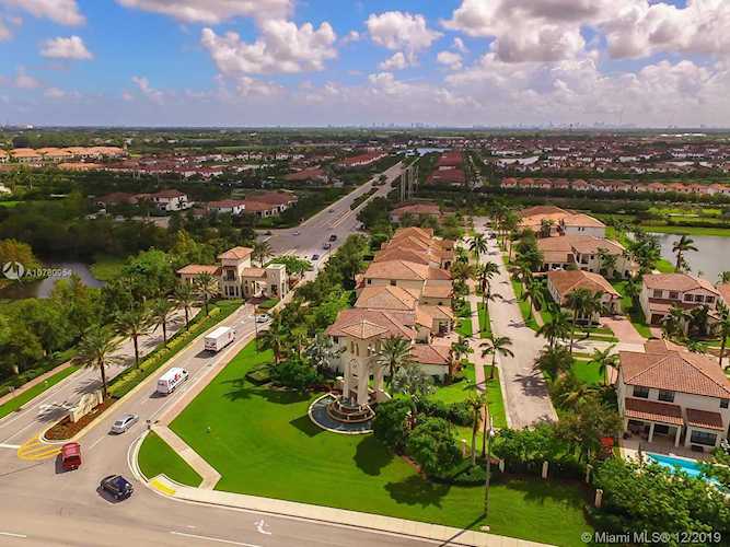 4062 Cascada Cir Cooper City, FL 33024