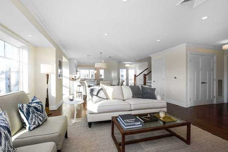 82 Franklin Pl Unit 6 Summit, NJ 07901