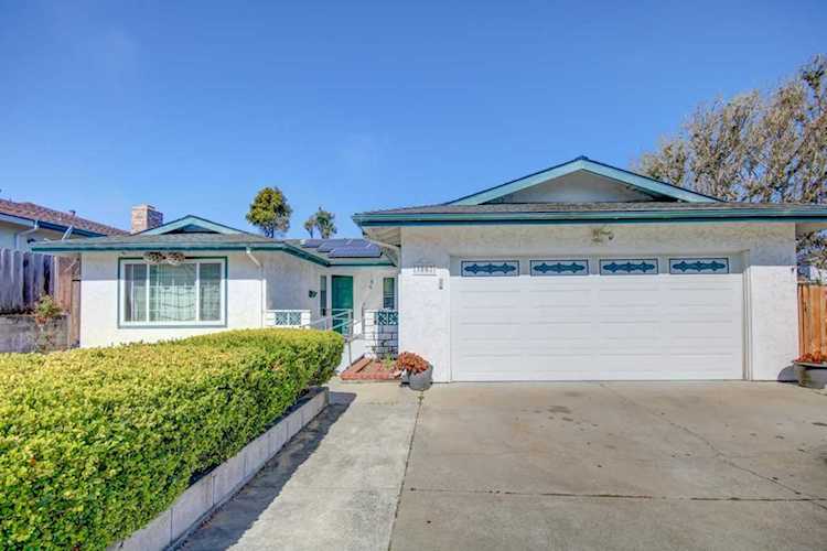 3007 Crescent Street Marina, CA 93933 | MLS 52207898 Photo 1