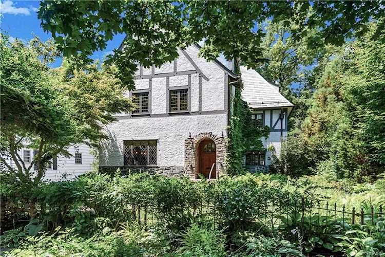 4543 Delafield Avenue Bronx, NY 10471