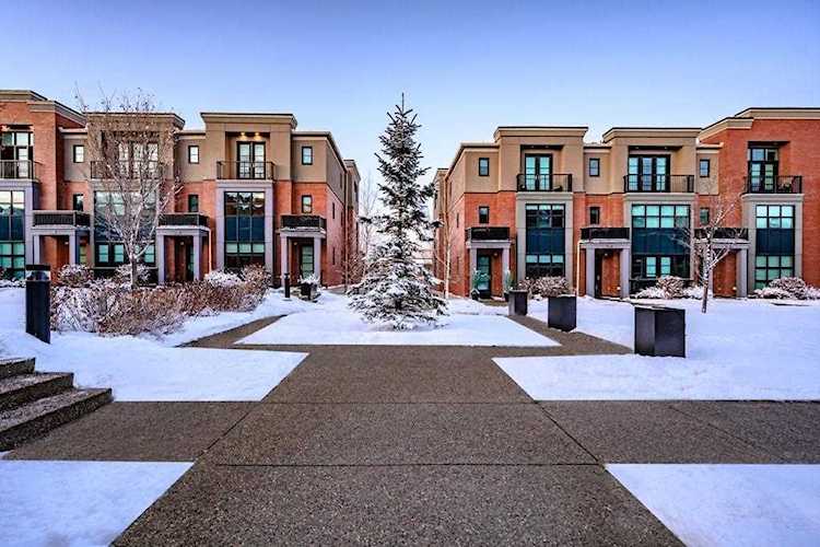 222 Aspen Meadows Hill(s) SW Calgary, AB T3H 0G3