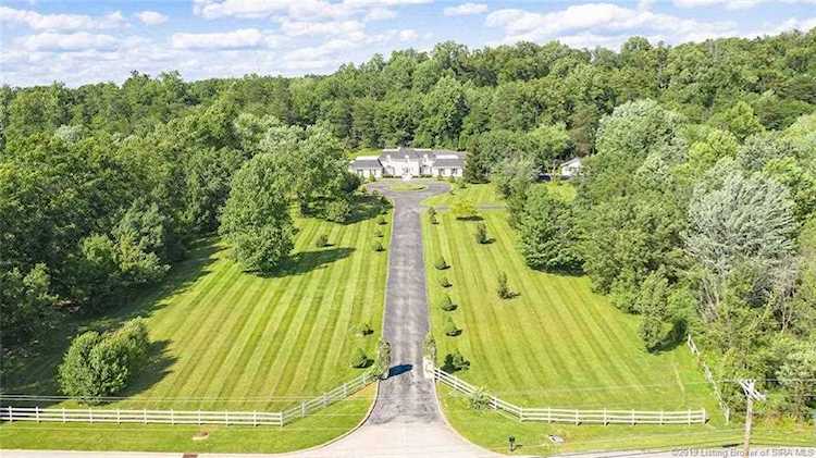 6378 Old Vincennes Rd Floyds Knobs, IN 47119