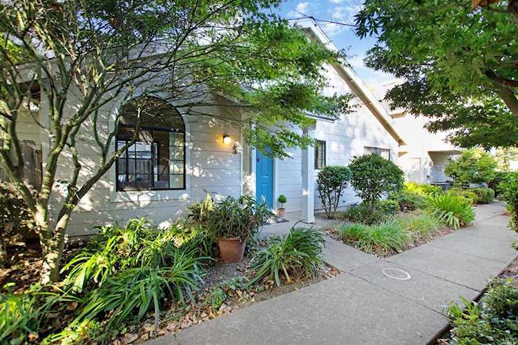 132 Golden Gate Circle Napa, CA 94558 | MLS 21925861 Photo 1