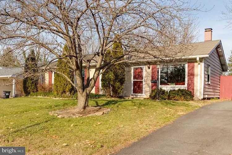 400 Ash Rd For Sale in Sterling Photo 1