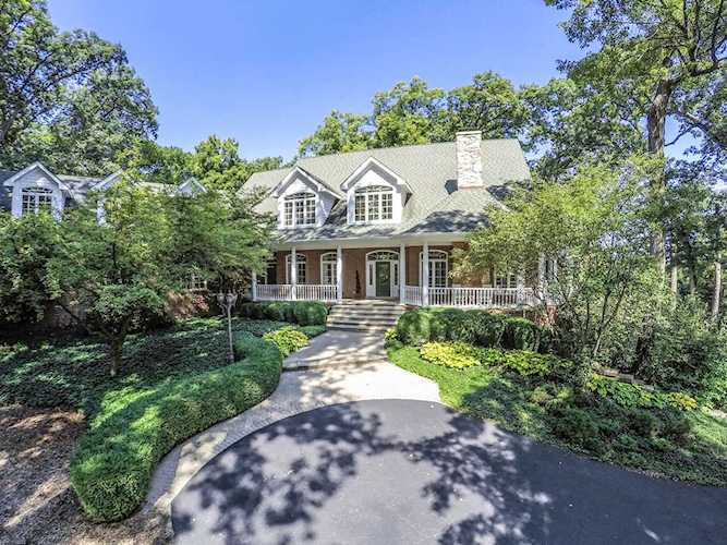 40W930 Trotter Ln St. Charles, IL 60175