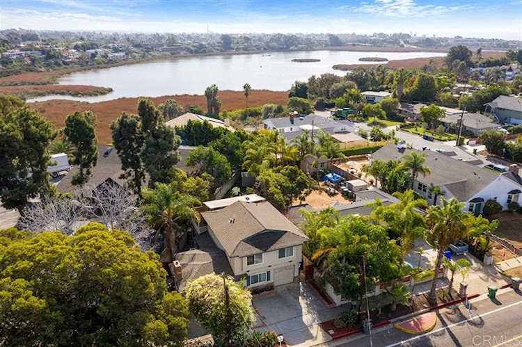 1215 Vista Way Oceanside, CA 92054