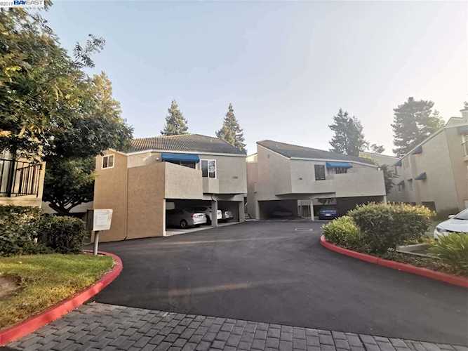 1960 Barrymore Cmn Fremont, CA 94538 | MLS 40886120 Photo 1