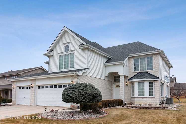 8035 Mason Ln Woodridge, IL 60517