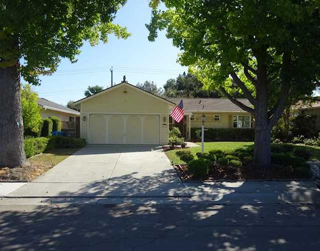 10802 E Estates Drive Cupertino, CA 95014 | MLS 52208766 Photo 1