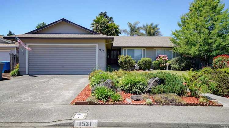 1531 Bruce Court Santa Rosa, CA 95401 | MLS 21916544 Photo 1