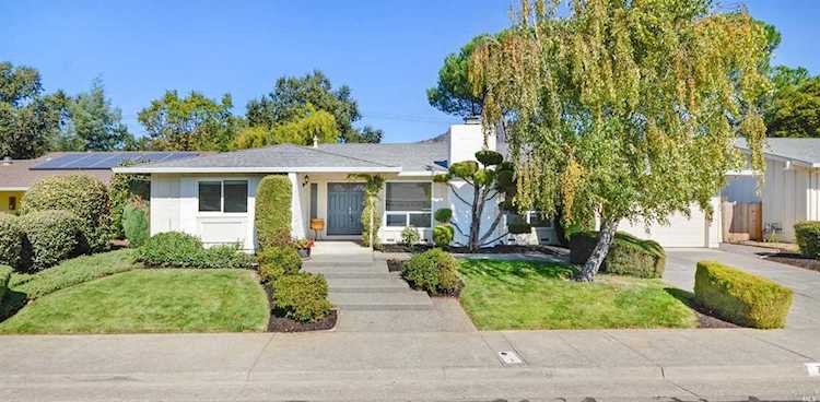 7401 Oak Leaf Drive Santa Rosa, CA 95409 | MLS 21926312 Photo 1
