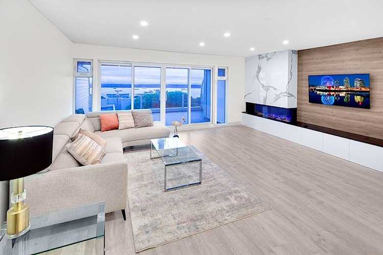 2274 Folkestone Way #112 West Vancouver, BC V7S 2X7