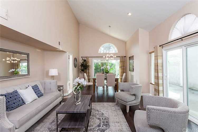 28402 Via Nandina Laguna Niguel, CA 92677