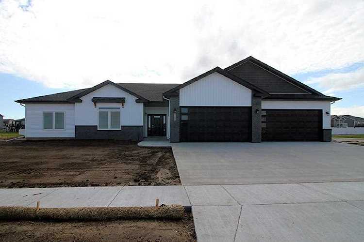 4843 Feldspar Dr Bismarck Nd 58503 Mls 402358