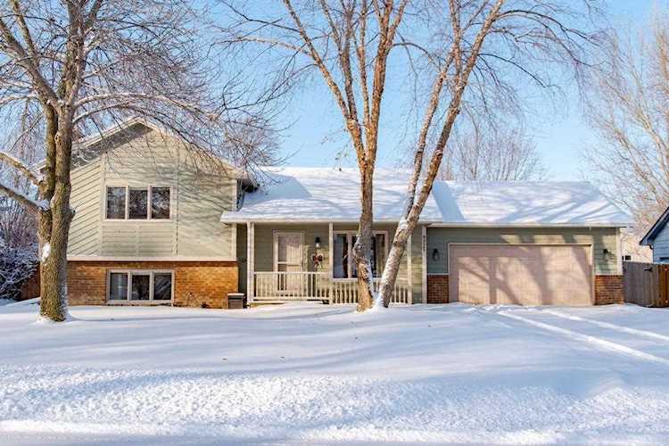 9227 Rosewood Lane N Maple Grove Mn 55369 Mls 5348014