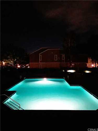 10371 E Briar Oaks Drive #E Stanton, CA 90680