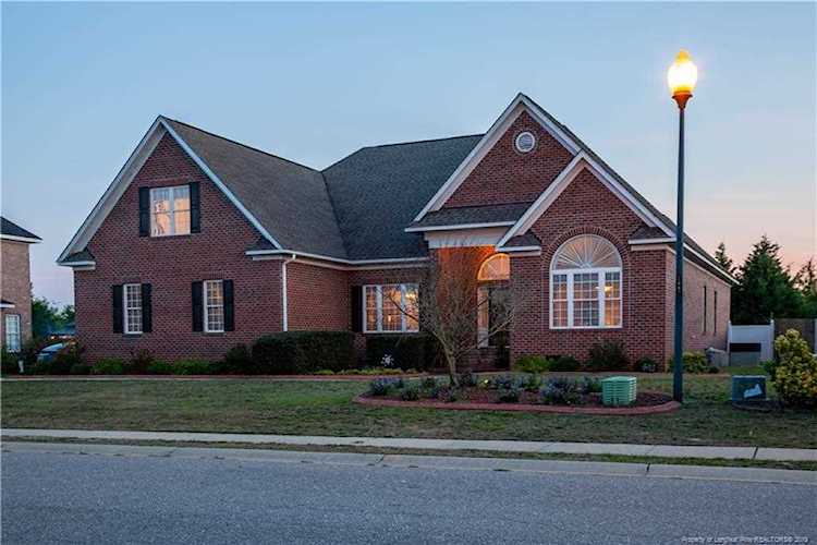 2909 Meadowmont Ln Fayetteville, NC 28306