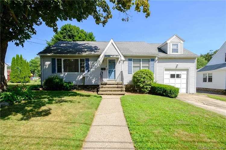 32 Laurel Avenue Naugatuck, CT 06770