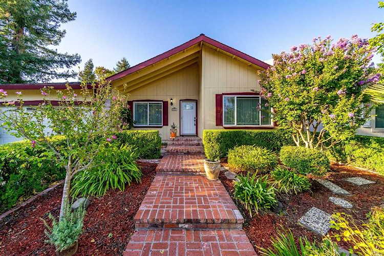 762 Lathrop Street Napa, CA 94558 | MLS 21925700 Photo 1