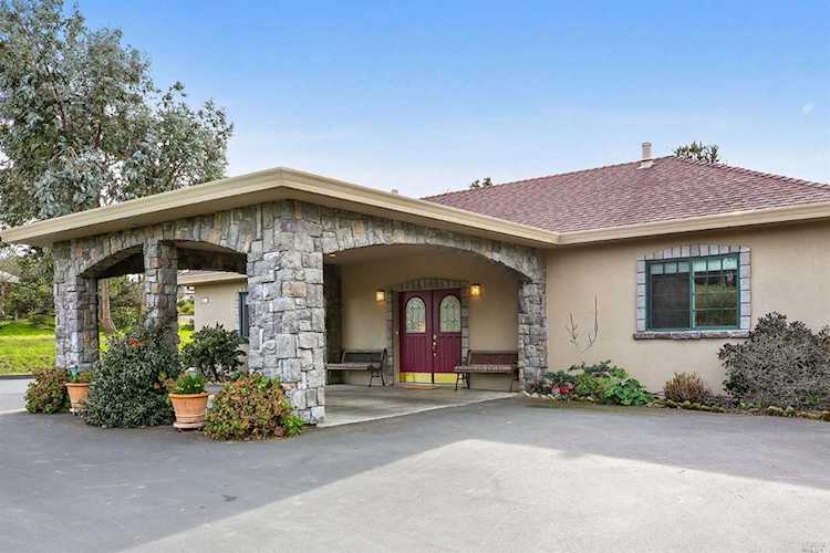 461 Pepper Lane Petaluma, CA 94952 | MLS 21914702 Photo 1