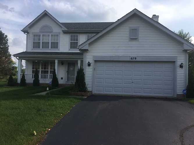 679 Maple Dr Streamwood, IL 60107