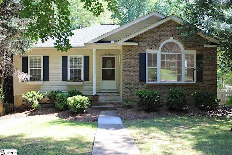 200 Saratoga Dr Greer, SC 29650