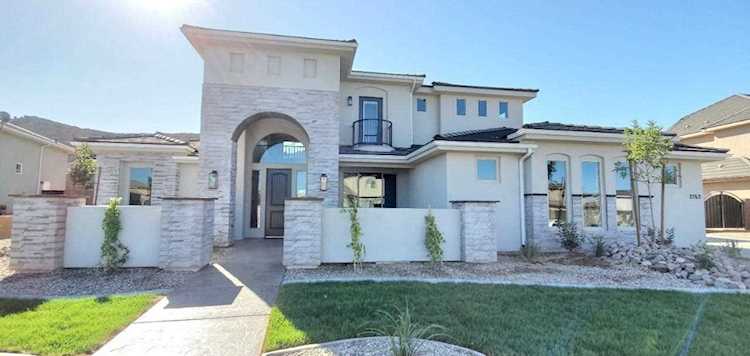 2762 E Hazel DR St George, UT 84790
